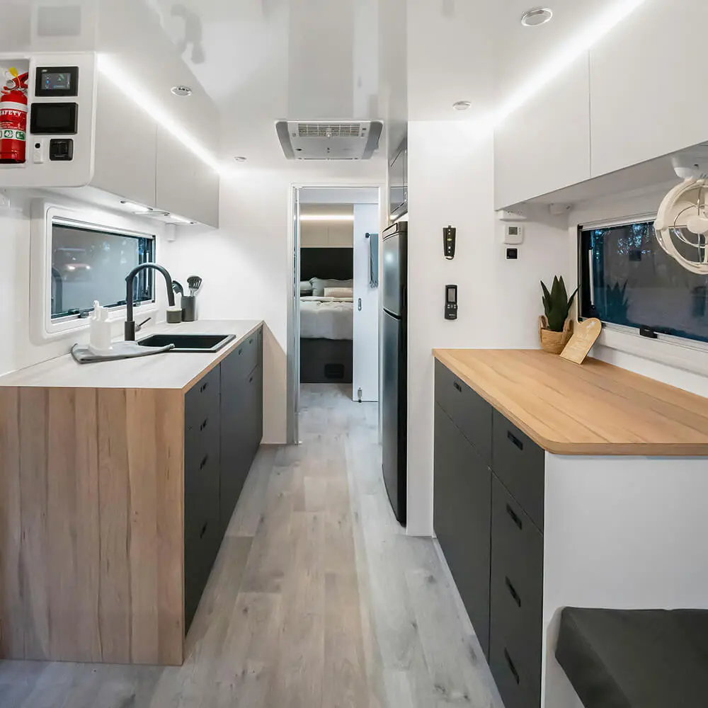 c230-kitchen.webp